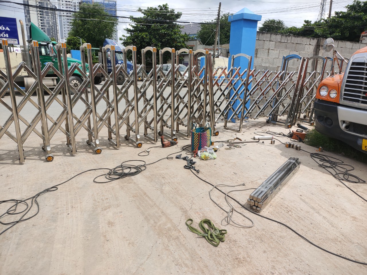 Đơn vị chuyên gia công cung cấp lắp đặt và sửa chữa cửa cổng xếp số 1 tại Bình Dương